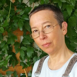 Eva Pöll